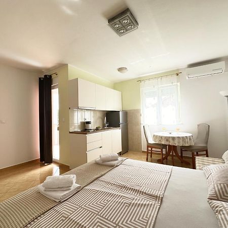 Apartments Vila Miranda Vodice Eksteriør bilde