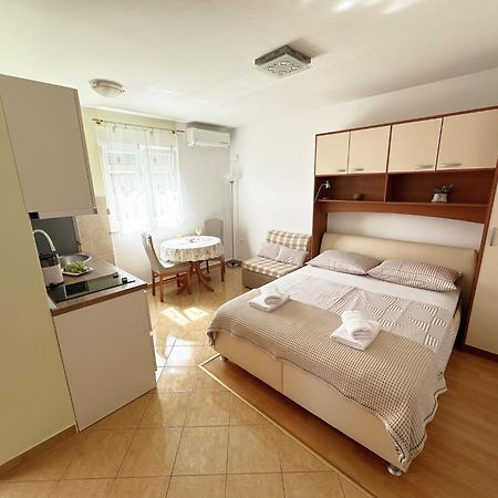 Apartments Vila Miranda Vodice Eksteriør bilde