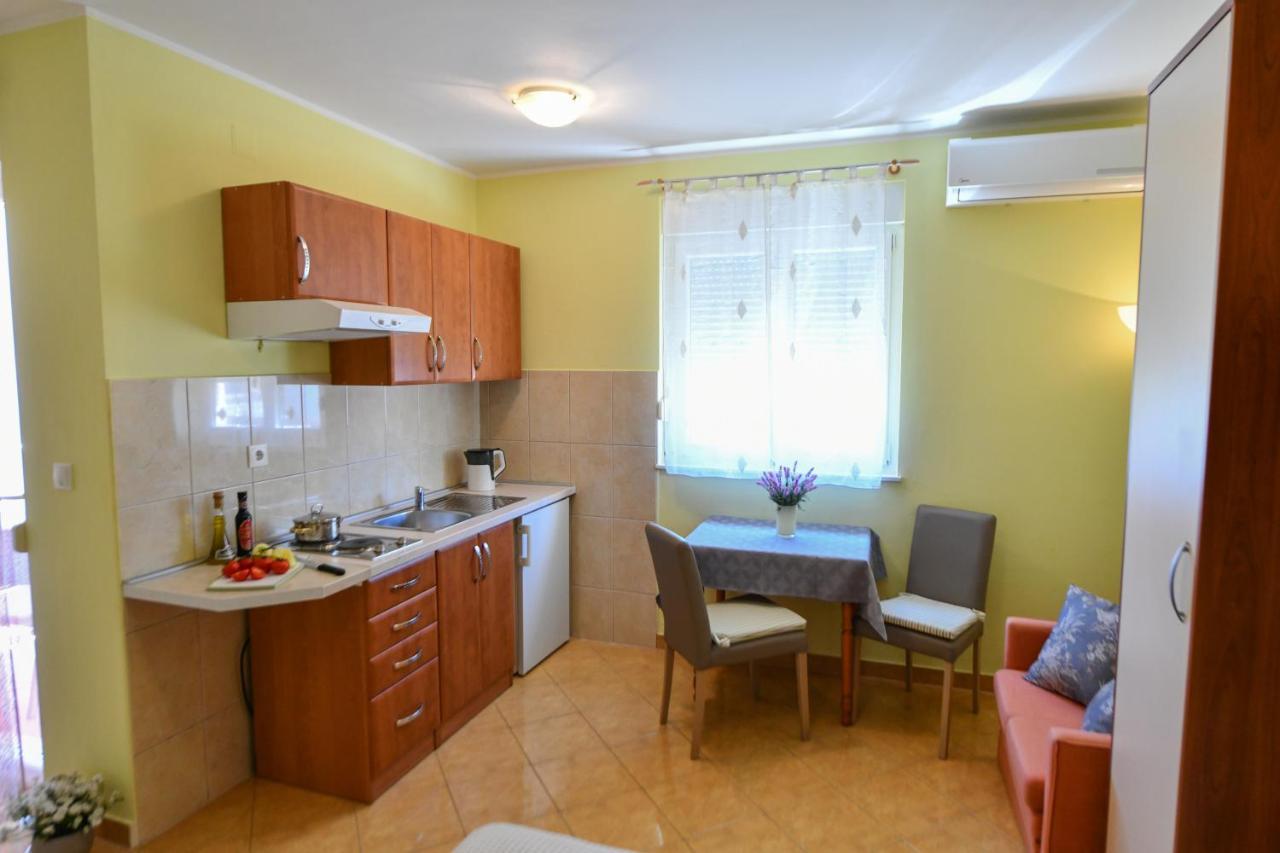 Apartments Vila Miranda Vodice Eksteriør bilde