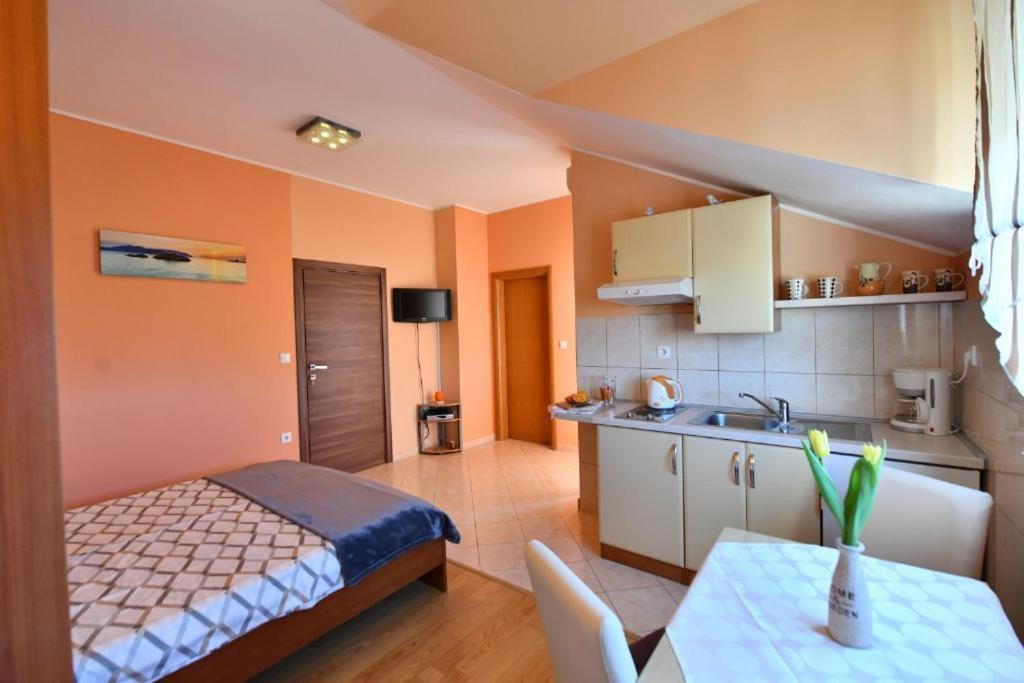 Apartments Vila Miranda Vodice Eksteriør bilde