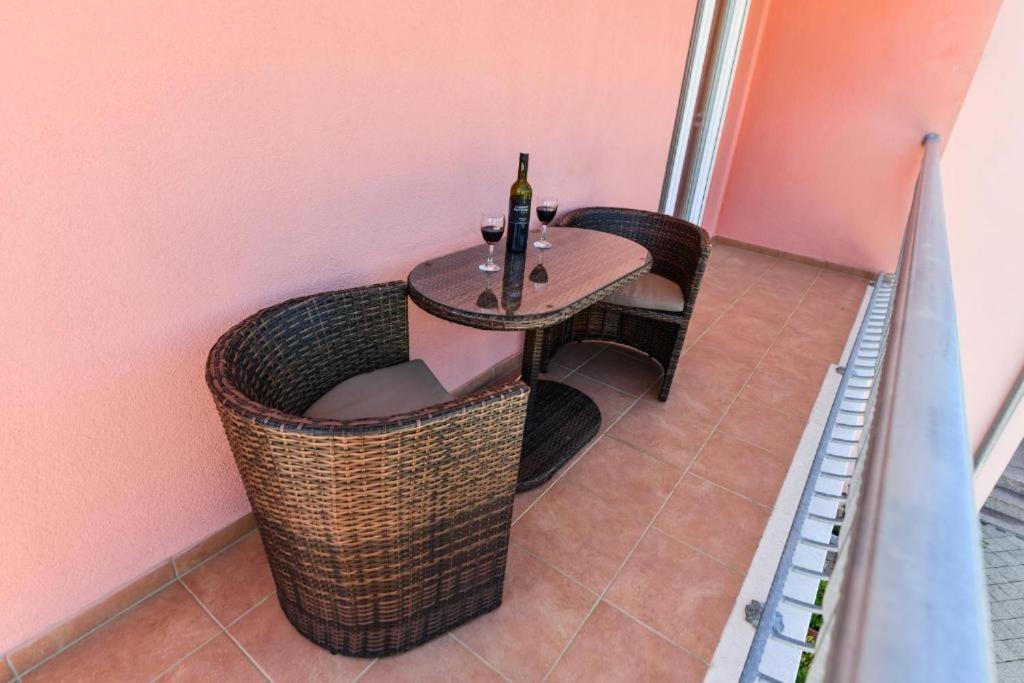 Apartments Vila Miranda Vodice Eksteriør bilde