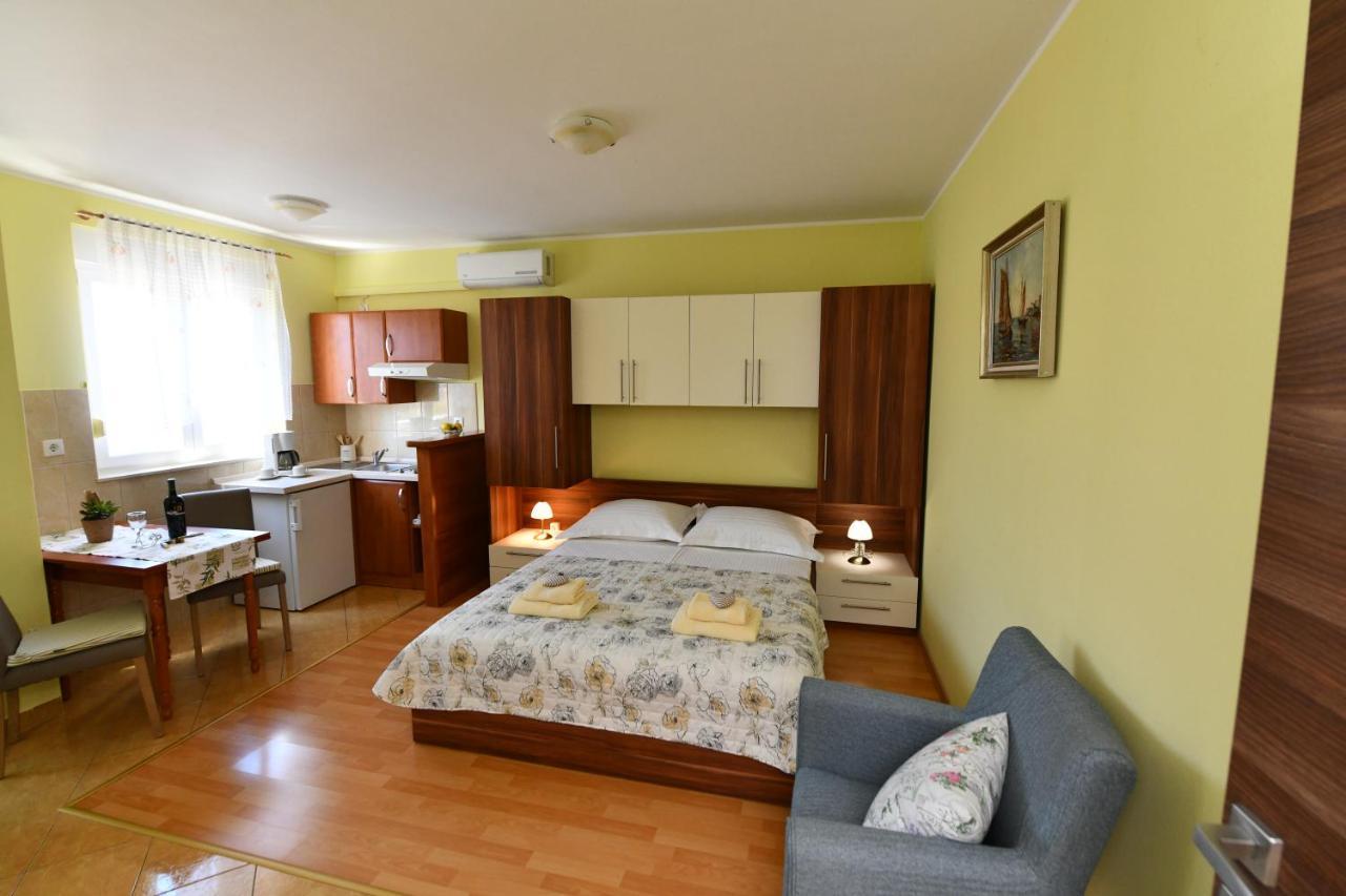 Apartments Vila Miranda Vodice Eksteriør bilde