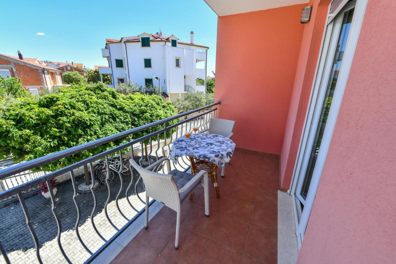 Apartments Vila Miranda Vodice Eksteriør bilde