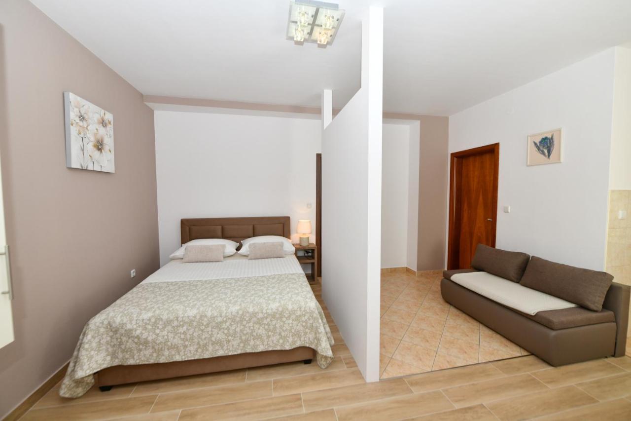 Apartments Vila Miranda Vodice Eksteriør bilde