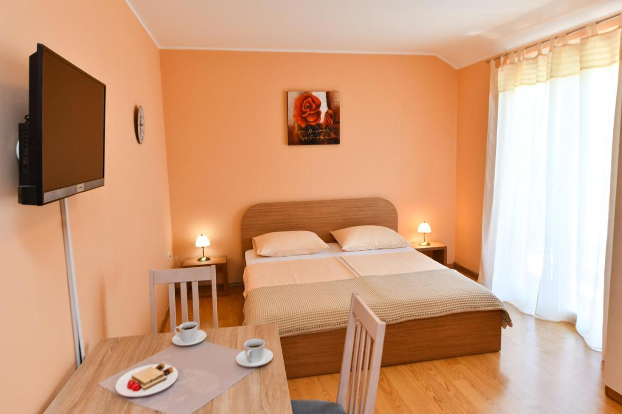 Apartments Vila Miranda Vodice Eksteriør bilde