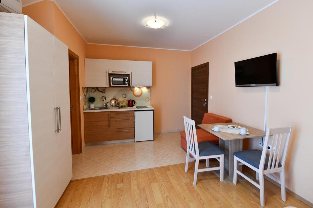 Apartments Vila Miranda Vodice Eksteriør bilde