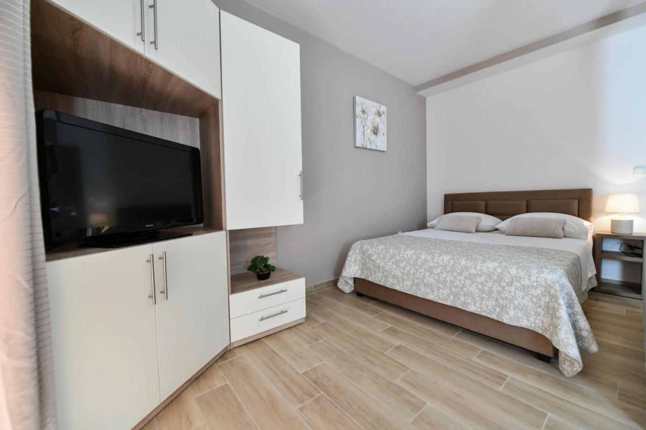 Apartments Vila Miranda Vodice Eksteriør bilde