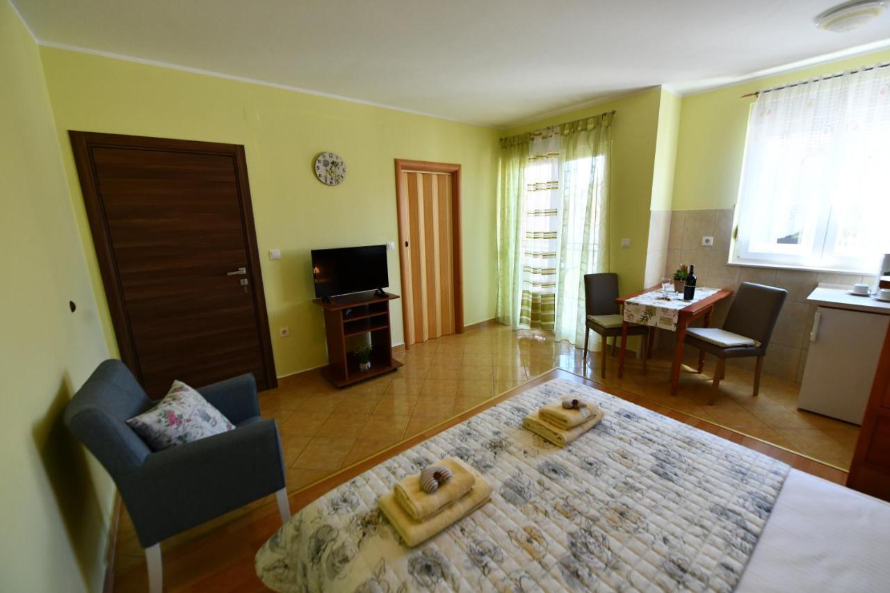 Apartments Vila Miranda Vodice Eksteriør bilde